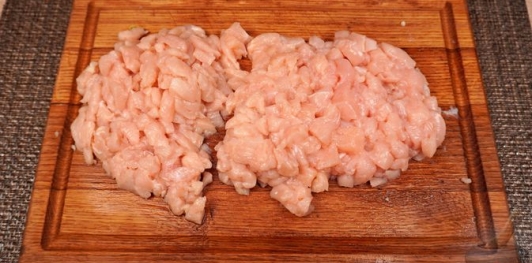 Рубленые куриные котлеты с кабачком