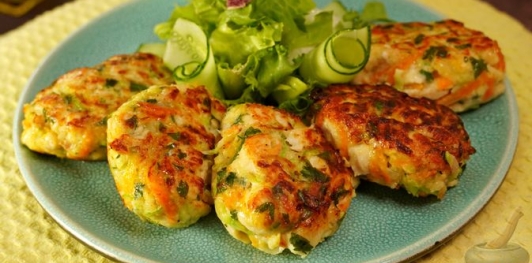 Рубленые куриные котлеты с кабачком