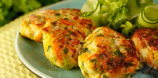 Рубленые куриные котлеты с кабачком