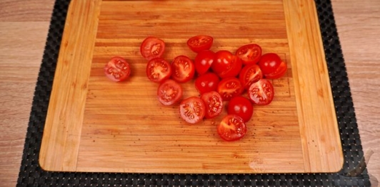 Салата ме котопуло (куриный салат с овощами)