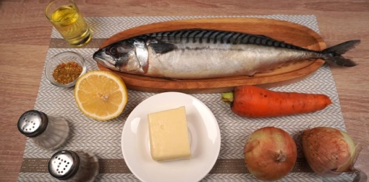 Скумбрия, запечённая с овощами в рукаве