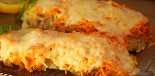 Скумбрия, запечённая с овощами в рукаве