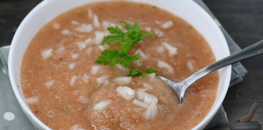 Суп-пюре с дыней и помидорами