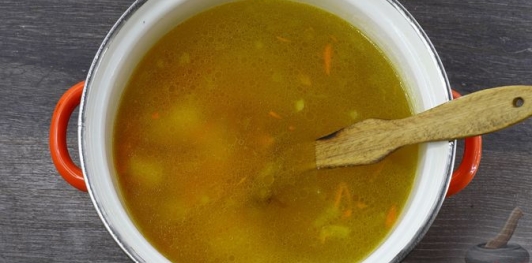 Суп с фрикадельками, брокколи и баклажаном