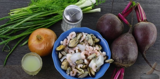 Свекольник с морепродуктами