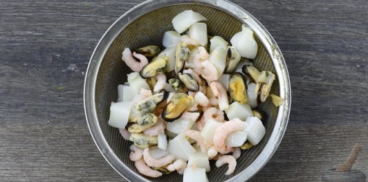Свекольник с морепродуктами