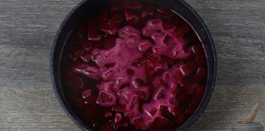 Свекольник с морепродуктами