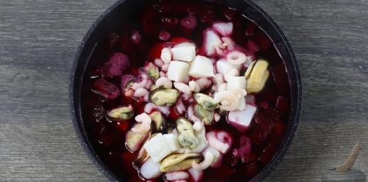 Свекольник с морепродуктами