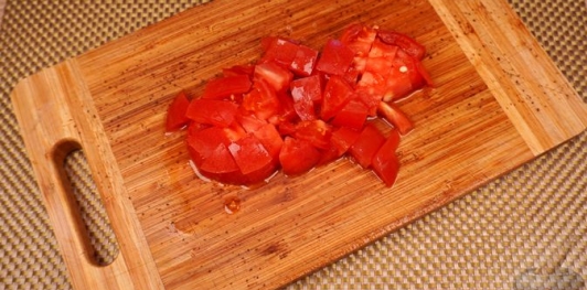 Токань с мясом и зелёным горошком