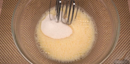 Творожный пирог с персиками, на молоке