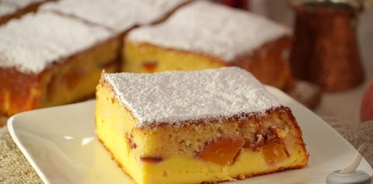 Творожный пирог с персиками, на молоке