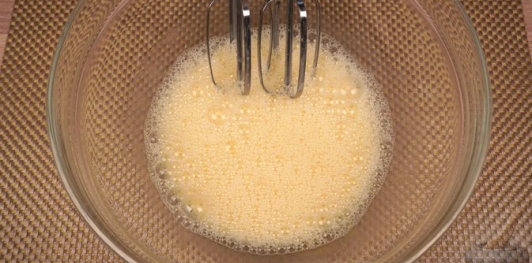 Творожный пирог с персиками, на молоке