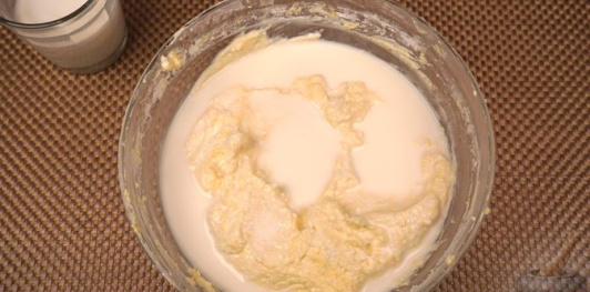 Творожный пирог с персиками, на молоке