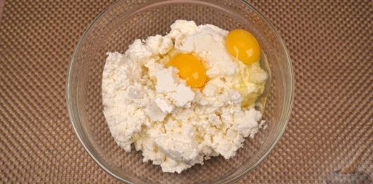 Творожный пирог с персиками, на молоке