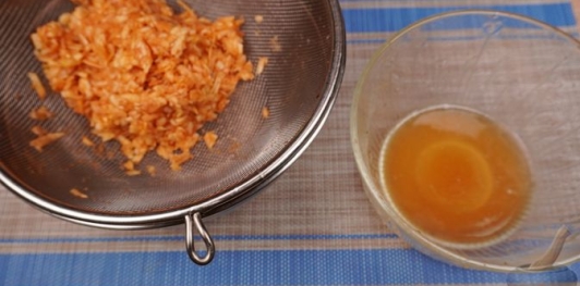 Запечённые куриные рулетики с яблоками и сыром