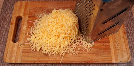 Запеканка из кабачков с помидорами и жареным луком