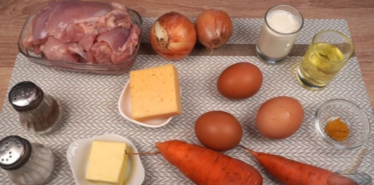 Запеканка из курицы, моркови и сыра