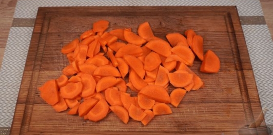 Запеканка из курицы, моркови и сыра