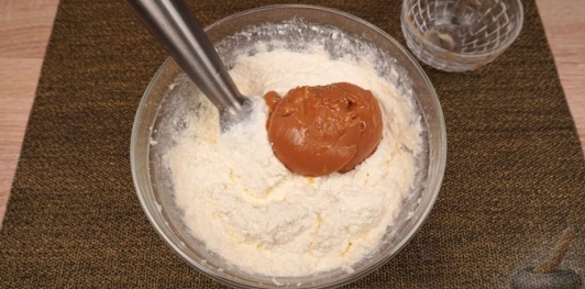 Арахисовый чизкейк с яблоками