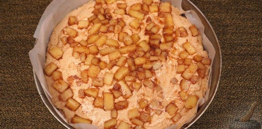 Арахисовый чизкейк с яблоками