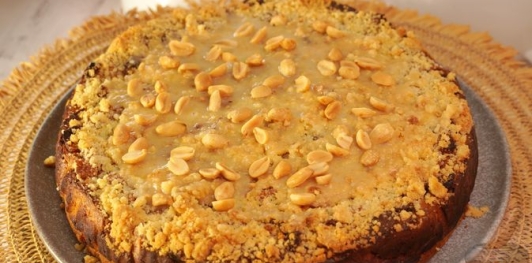 Арахисовый чизкейк с яблоками