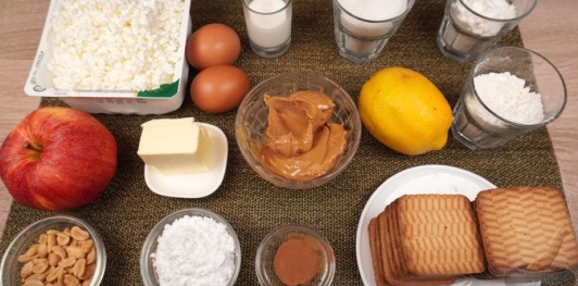 Арахисовый чизкейк с яблоками