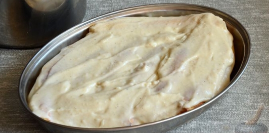 Блины с ветчиной, индейкой и сыром, под соусом бешамель (в духовке)