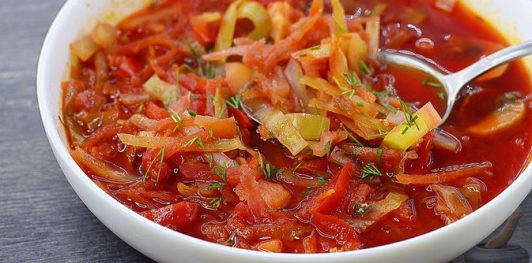 Борщ с грибами и черносливом