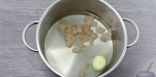 Борщ с грибами и черносливом