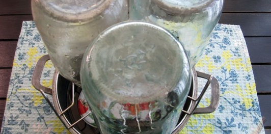 Целые маринованные баклажаны (консервированные)