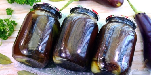 Целые маринованные баклажаны (консервированные)