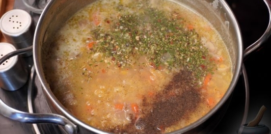 Чечевичный суп с грибами и сливками