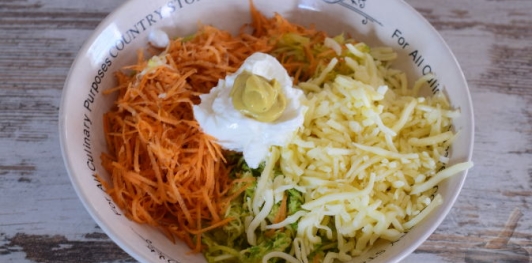 Горячие бутерброды с кабачком и морковью