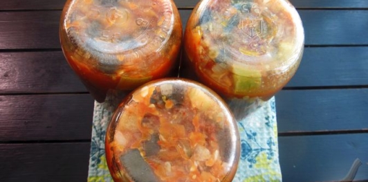 Икра из баклажанов с кабачками (консервированная)