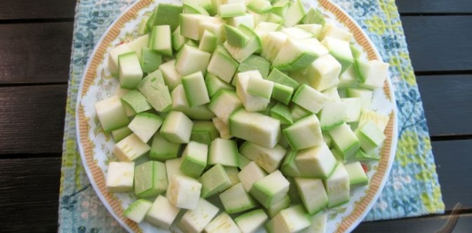 Икра из баклажанов с кабачками (консервированная)