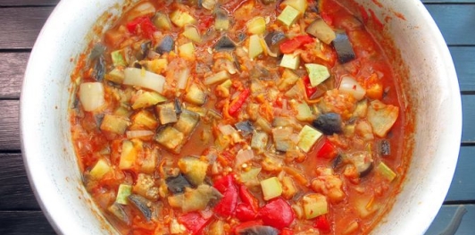 Икра из баклажанов с кабачками (консервированная)