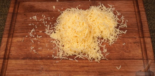 Яичная запеканка с овощами, ветчиной и сыром