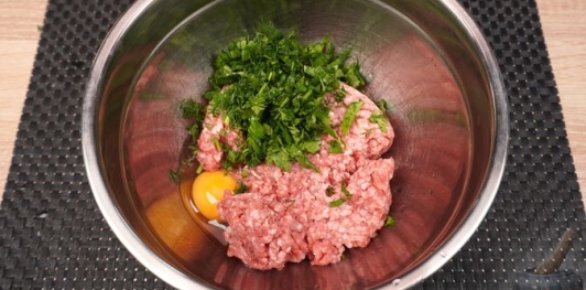 Кабачки, запечённые с фаршем и сыром