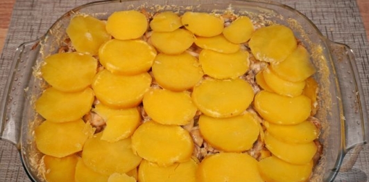 Картофельная запеканка с грибами и сыром