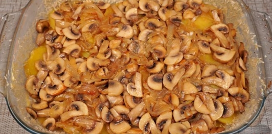 Картофельная запеканка с грибами и сыром