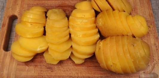 Картофельная запеканка с грибами и сыром