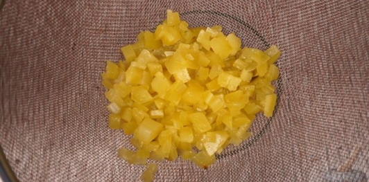 Картофельные лодочки с творожным сыром и маринованными огурцами