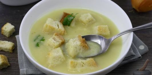 Картофельный крем-суп с сухариками