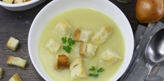 Картофельный крем-суп с сухариками