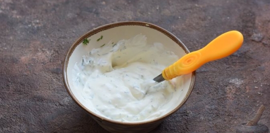 Картофельный рулет с ветчиной, шампиньонами и сыром