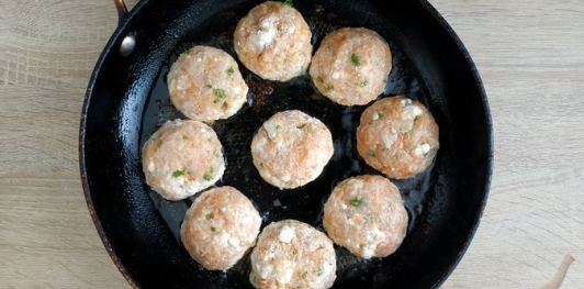 Котлеты из индейки с морковью и фетой
