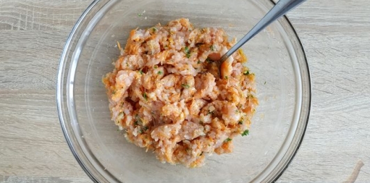 Котлеты из индейки с морковью и фетой
