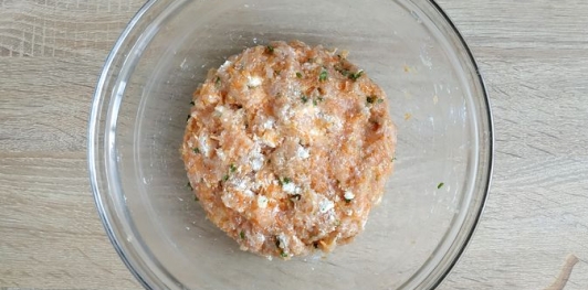Котлеты из индейки с морковью и фетой