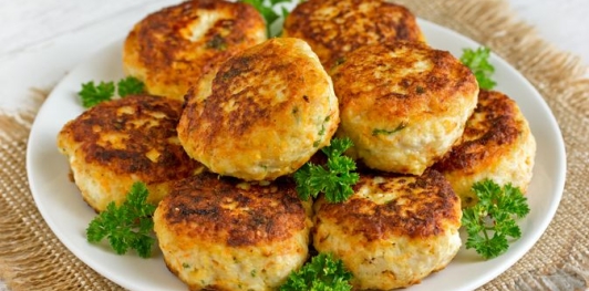 Котлеты из индейки с морковью и фетой