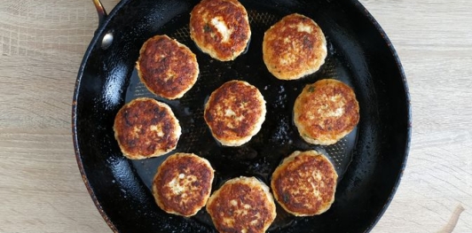 Котлеты из индейки с морковью и фетой